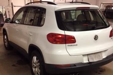 VW SUV - Window Tint - Before